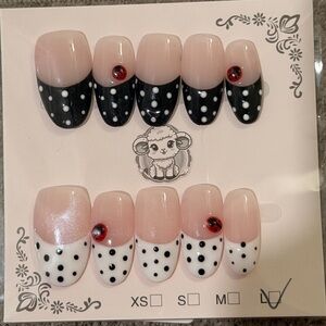 Polka Dot Handmade Press on Nail Set - Black and White